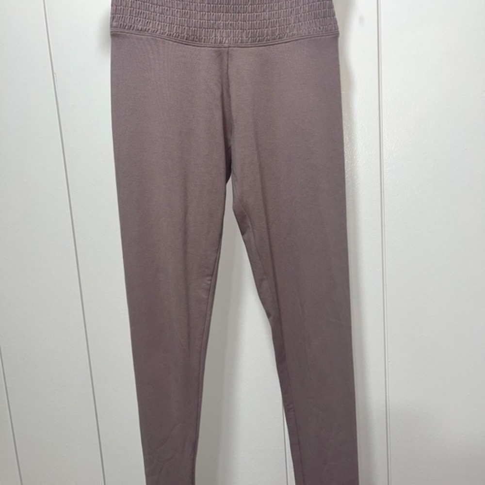 Pink Victorias Secret Leggings Womens XS Ribbed Waist Activewear. Lilac Color